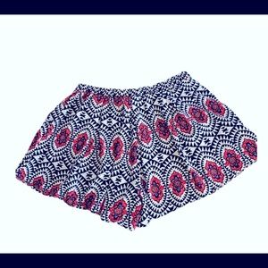 Romeo & Juliet Couture Shorts Sz M